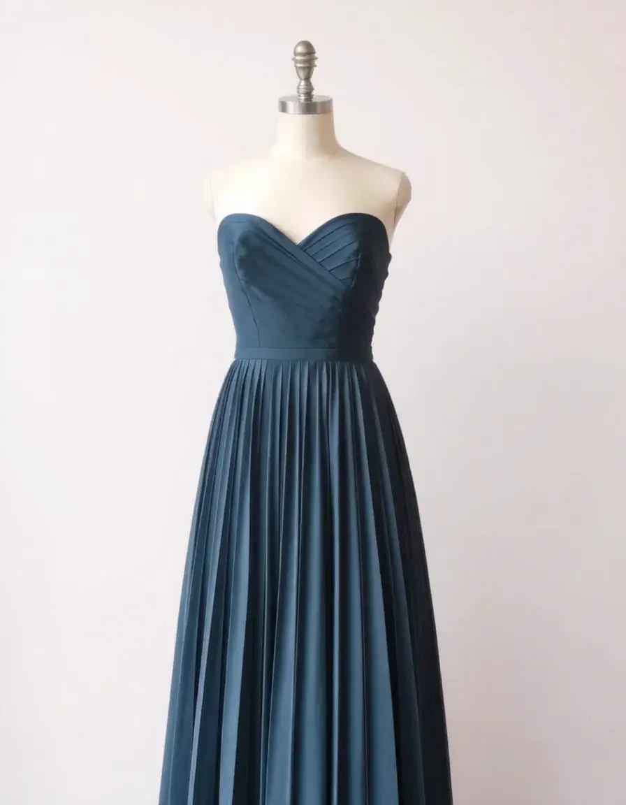 Robe de cérémonie formelle à plis élégante