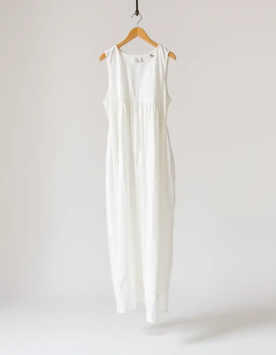 Robe blanche immaculée en gaze de coton